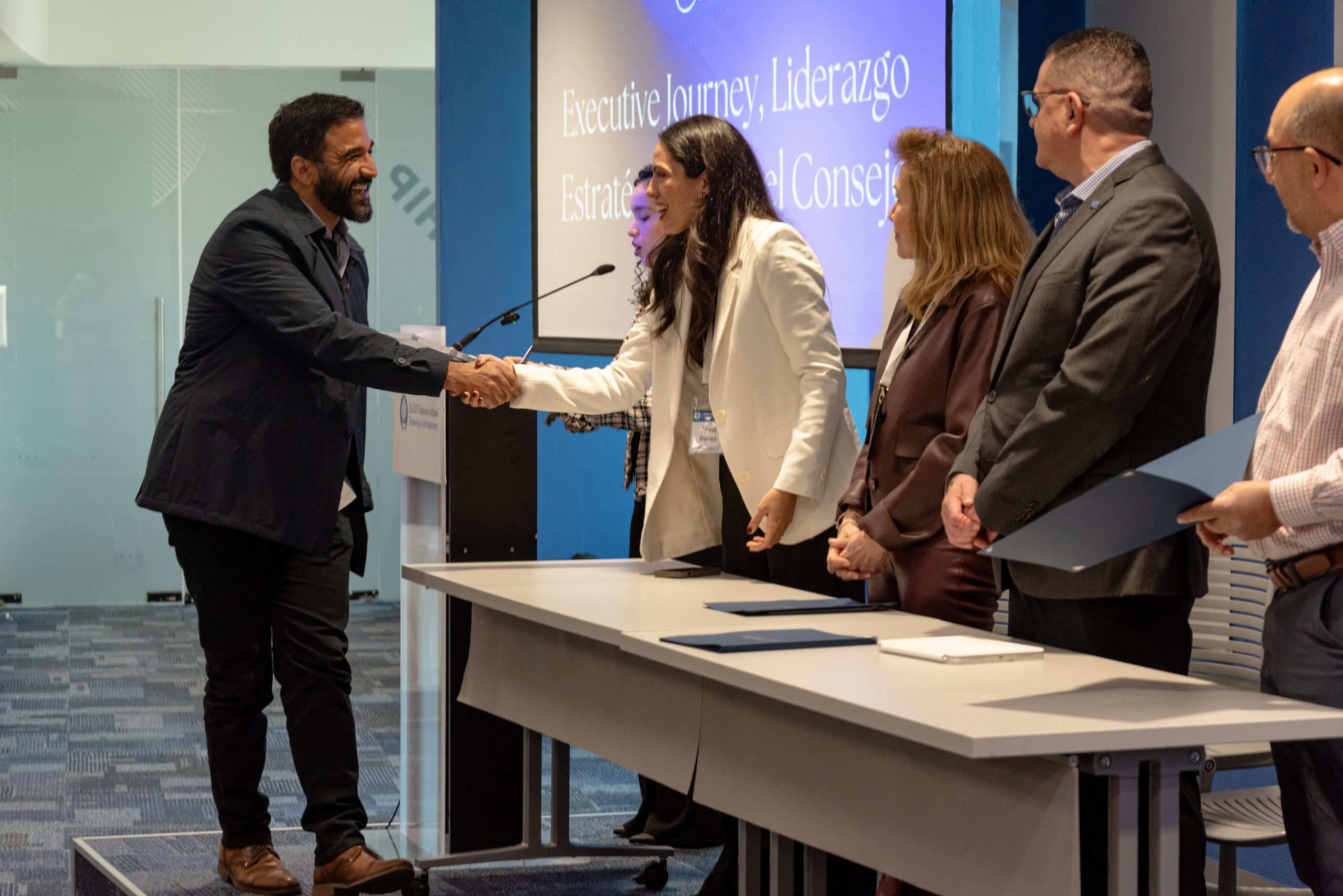 EnlaceGraduacion_22Ene26-53